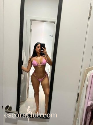 Luna Lona, 24 años Italiano escolta en France